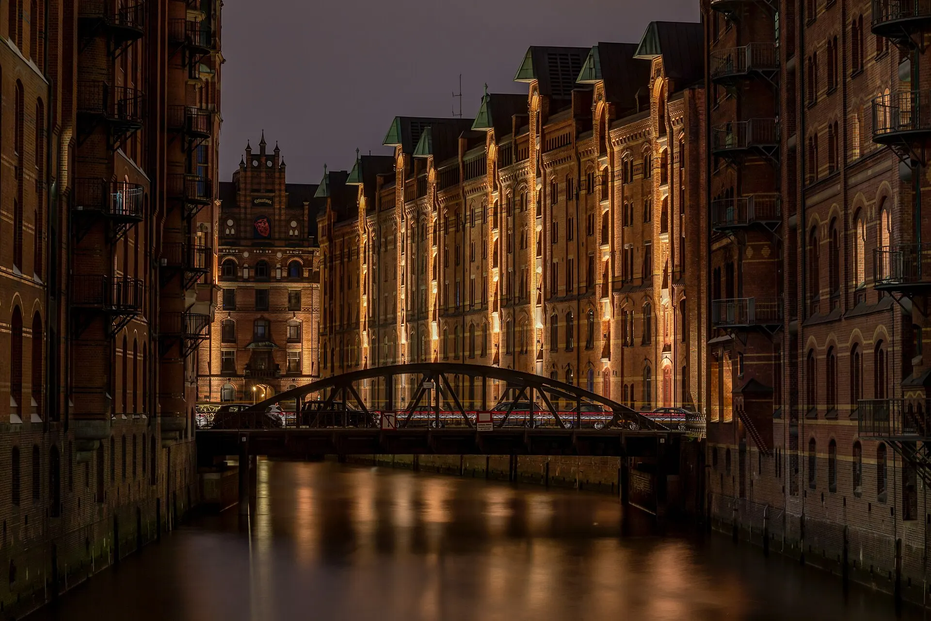 Block P (and Wandbereiterbrücke) in the Speicherstadt, Hamburg at night, GermanyThe Speicherstadt was built between 1885 and 1927 as the world’s largest contiguous warehouse complex on over 100,000 oak and poplar piles…